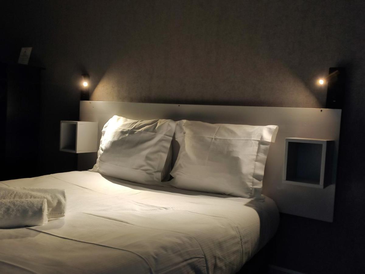 Bar Hotel Du Centre Montrevel-en-Bresse Экстерьер фото