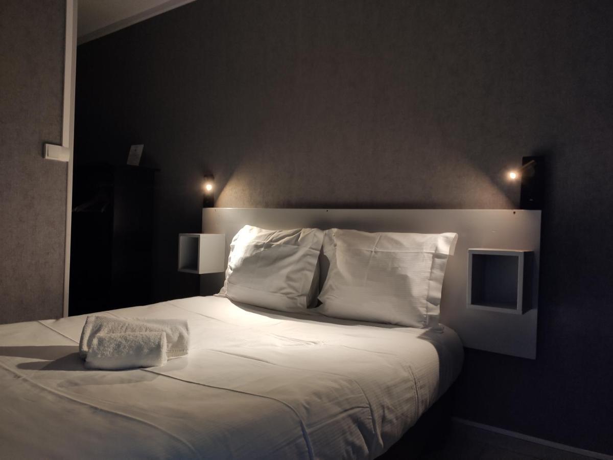 Bar Hotel Du Centre Montrevel-en-Bresse Экстерьер фото